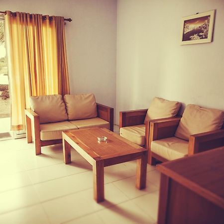 Turtle Beach Hotel Ujunggenteng Exterior foto