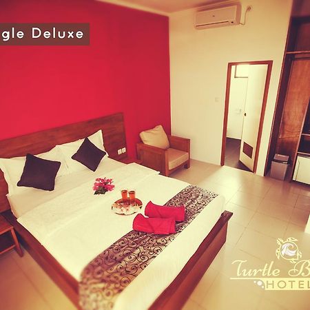 Turtle Beach Hotel Ujunggenteng Exterior foto