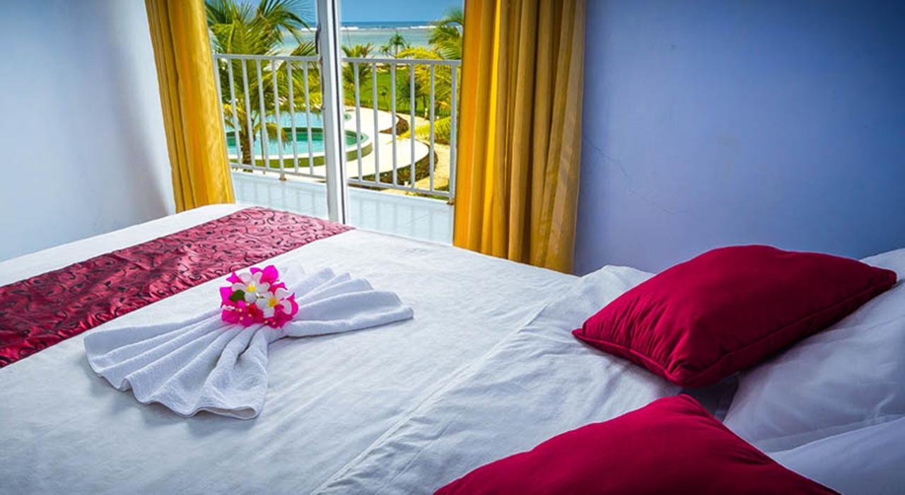 Turtle Beach Hotel Ujunggenteng Quarto foto