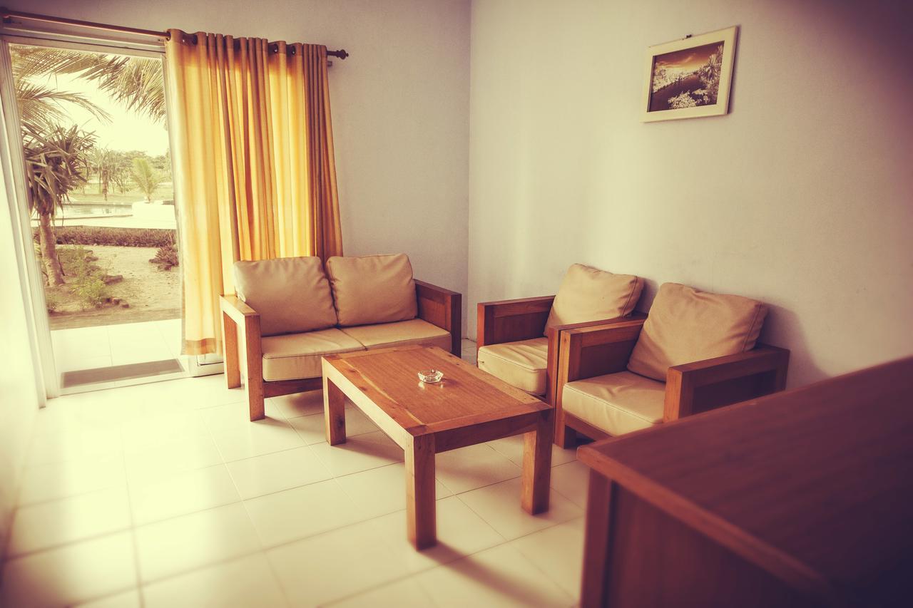 Turtle Beach Hotel Ujunggenteng Exterior foto