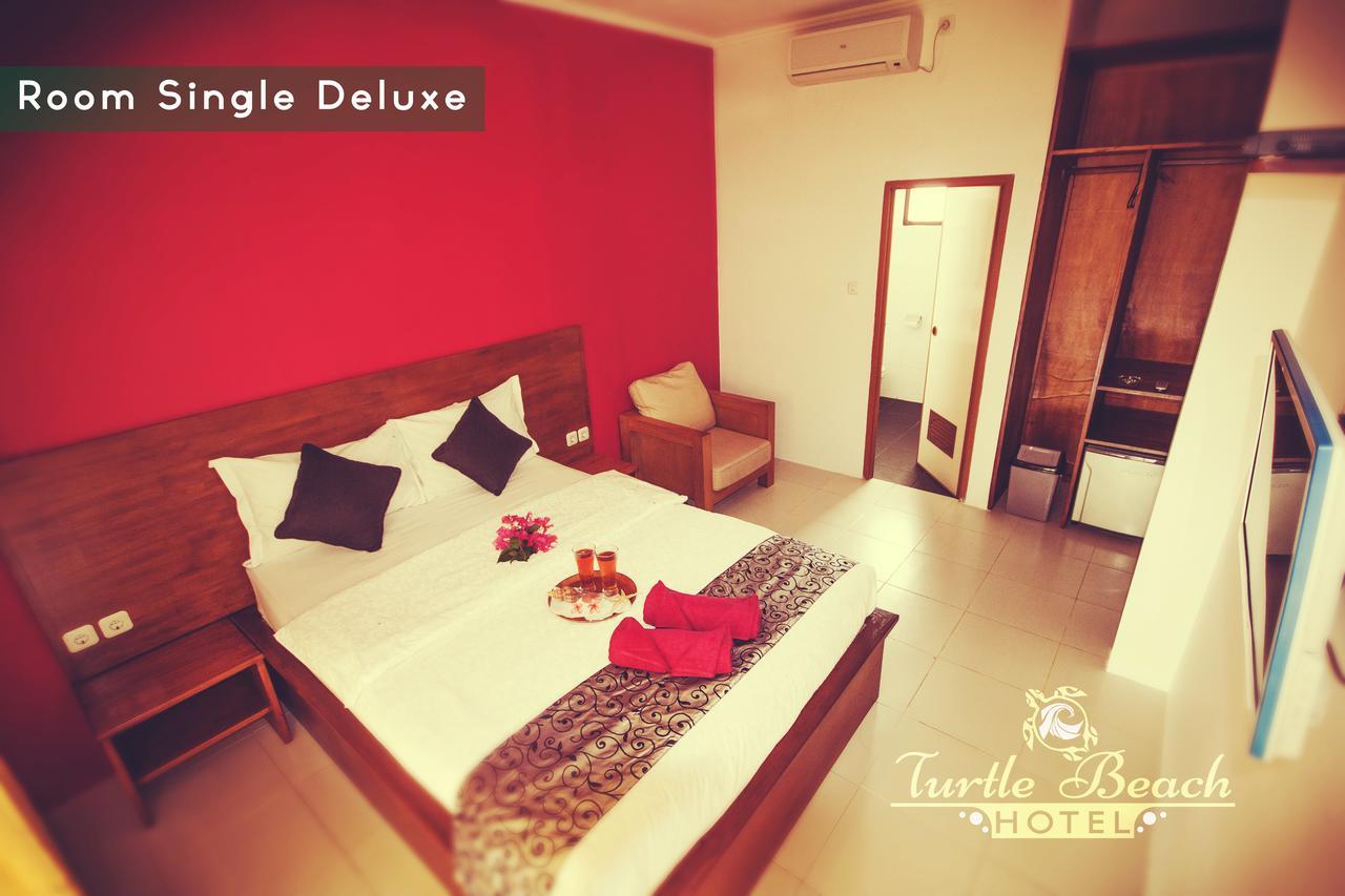 Turtle Beach Hotel Ujunggenteng Exterior foto