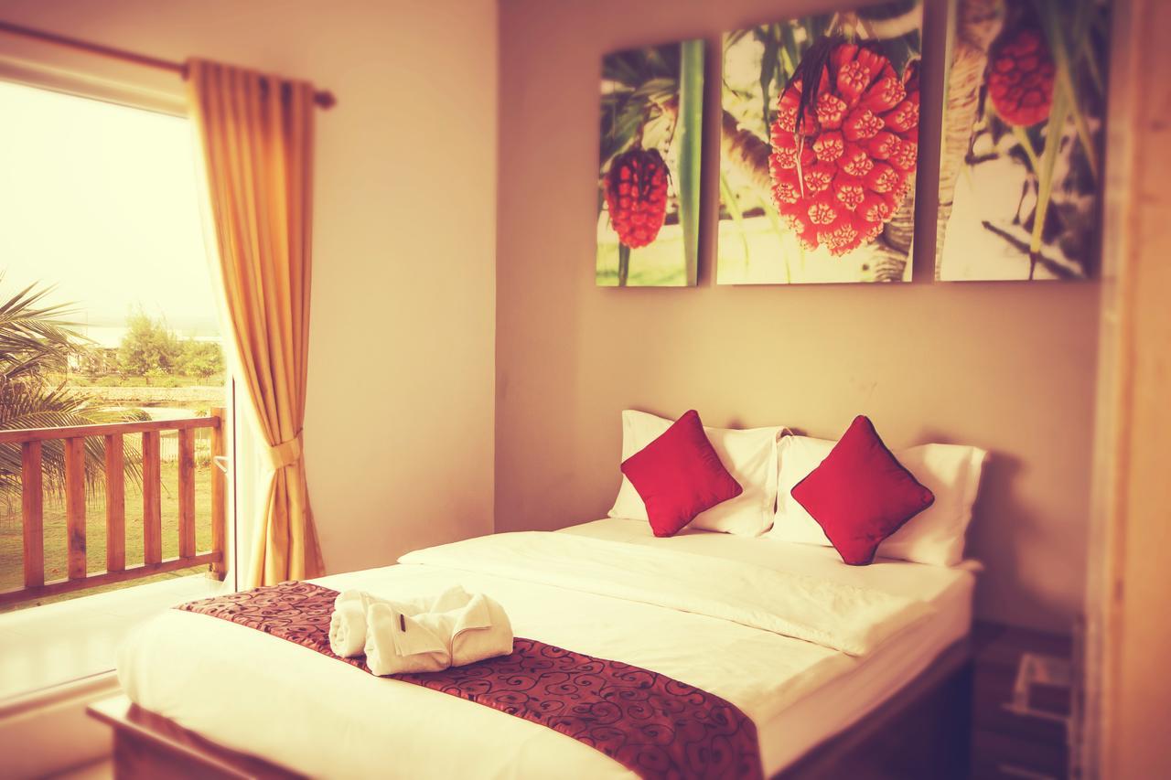 Turtle Beach Hotel Ujunggenteng Exterior foto